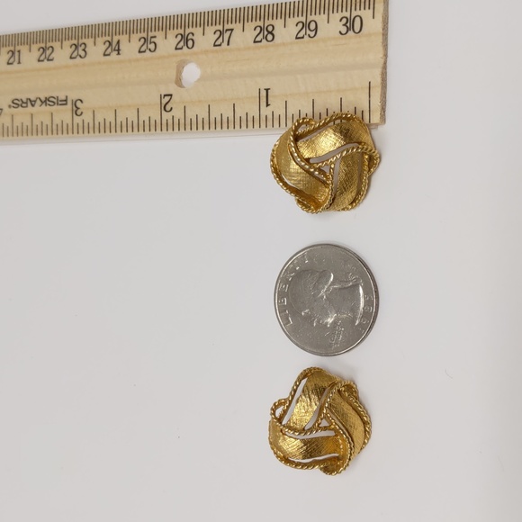 Napier Gold Tone Love Knot Earrings Signed Pierced - Picture 4 of 5